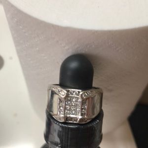 Men’s ring 14 0r 10 k gold with real diamonds